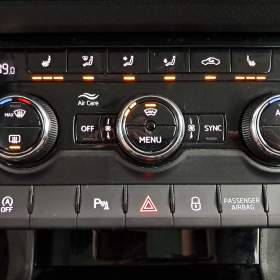Foto inzerátu Skoda Karoq 1.6 TDI