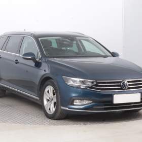 VW Passat 2.0 TDI / 19884331