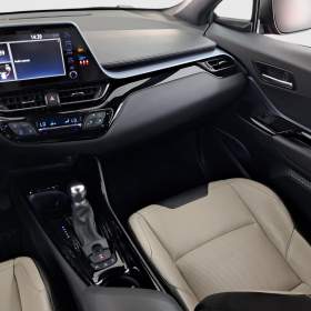 Foto inzerátu Toyota C-HR 1.8 Hybrid
