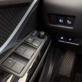 Foto inzerátu Toyota C-HR 1.8 Hybrid