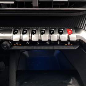 Foto inzerátu Peugeot 3008 1.2 PureTech
