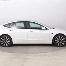 Foto inzerátu Tesla Model 3 Standard Range LFP