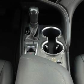 Foto inzerátu Toyota Camry 2.5 Hybrid