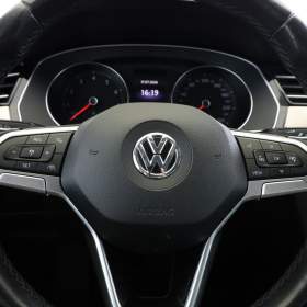 VW Passat 1.5 TSI / 19896010