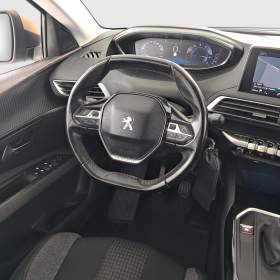 Foto inzerátu Peugeot 5008 PureTech 130