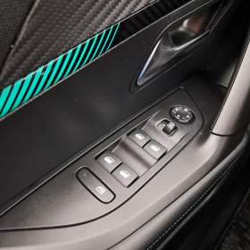 Peugeot 2008 1.2 PureTech / 19900727