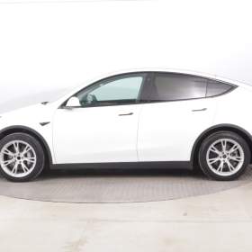 Foto inzerátu Tesla Model Y RWD LFP 60kWh
