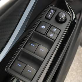 Foto inzerátu Toyota C-HR 2.0 Hybrid