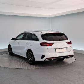 Foto inzerátu Kia Ceed 1.6 GDI plug-in