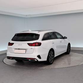 Foto inzerátu Kia Ceed 1.6 GDI plug-in