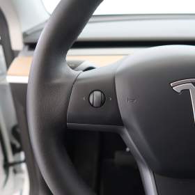 Foto inzerátu Tesla Model Y Long Range AWD 79kWh