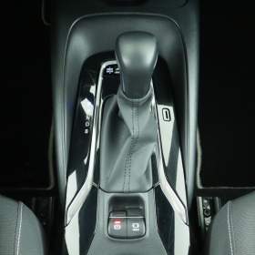 Foto inzerátu Toyota Corolla 1.8 Hybrid