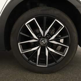 Foto inzerátu Toyota Corolla 1.8 Hybrid