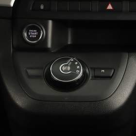 Foto inzerátu Peugeot Traveller 2.0 BlueHDi
