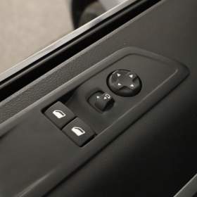 Foto inzerátu Peugeot Traveller 2.0 BlueHDi