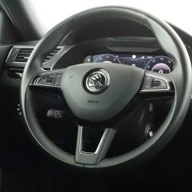 Foto inzerátu Skoda Superb 2.0 TSI