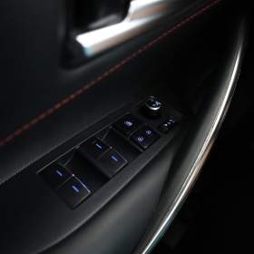Foto inzerátu Toyota Corolla 2.0 Hybrid