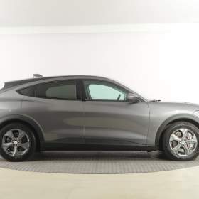Foto inzerátu Ford Mustang Mach-E Standard Range RWD