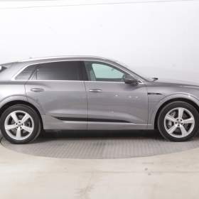 Foto inzerátu Audi e-tron e-tron 50 quattro