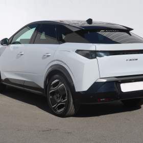 Foto inzerátu Peugeot e-3008 73 kWh