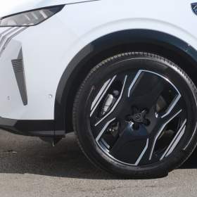 Foto inzerátu Peugeot e-3008 73 kWh