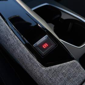 Foto inzerátu Peugeot e-3008 73 kWh