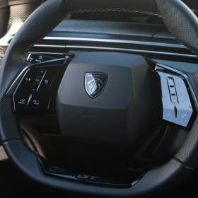 Foto inzerátu Peugeot e-3008 73 kWh