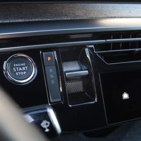 Foto inzerátu Peugeot e-3008 73 kWh