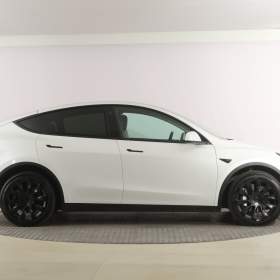 Foto inzerátu Tesla Model Y Long Range AWD 75kWh