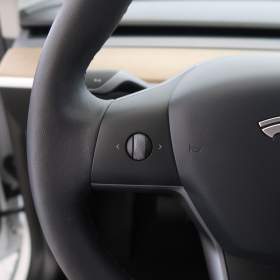 Foto inzerátu Tesla Model Y Long Range AWD 75kWh