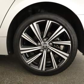 Foto inzerátu Toyota Corolla 1.8 Hybrid