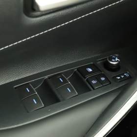 Foto inzerátu Toyota Corolla 1.8 Hybrid