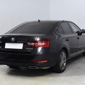 Foto inzerátu Skoda Superb 2.0 TSI