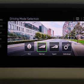 Foto inzerátu Skoda Karoq 1.5 TSI