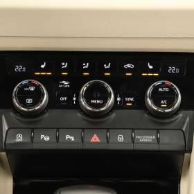 Foto inzerátu Skoda Karoq 1.5 TSI