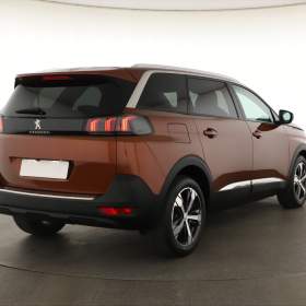 Foto inzerátu Peugeot 5008 1.5 BlueHDi