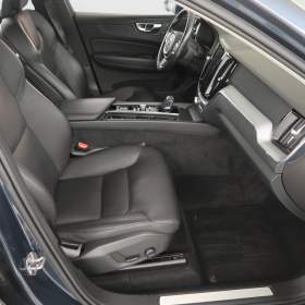 Foto inzerátu Volvo XC60 B4 AWD