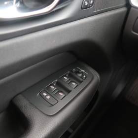 Foto inzerátu Volvo XC60 B4 AWD
