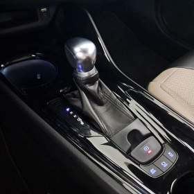 Foto inzerátu Toyota C-HR 1.8 Hybrid