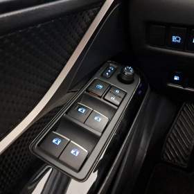 Foto inzerátu Toyota C-HR 1.8 Hybrid