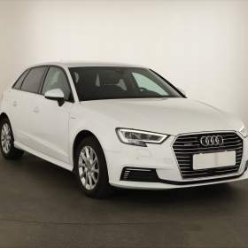 Audi A3 e- tron / 19943720