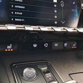 Foto inzerátu Peugeot 508 Hybrid 225