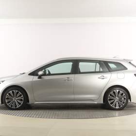 Foto inzerátu Toyota Corolla 2.0 Hybrid