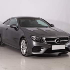 Mercedes E E 200 4MATIC / 19955718