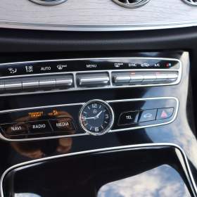 Foto inzerátu Mercedes E E 200 4MATIC