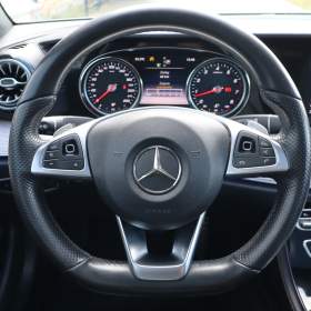 Foto inzerátu Mercedes E E 200 4MATIC