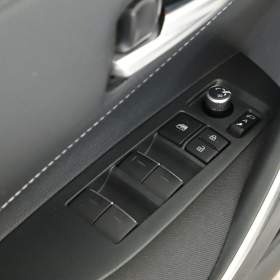 Foto inzerátu Toyota Corolla 1.8 Hybrid
