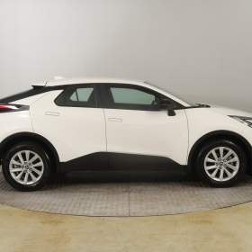 Foto inzerátu Toyota C-HR 1.8 Hybrid