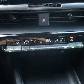 Foto inzerátu Toyota C-HR 1.8 Hybrid