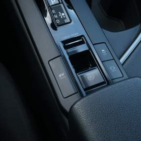 Foto inzerátu Toyota C-HR 1.8 Hybrid